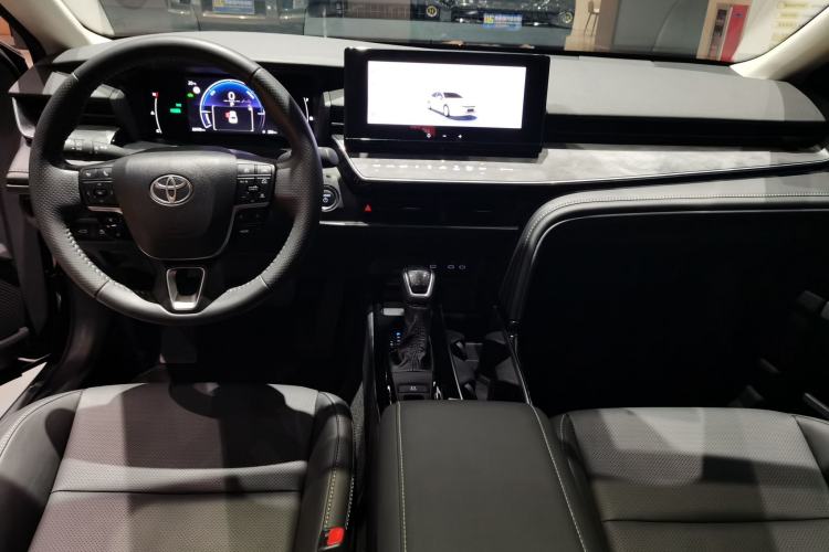 Used Toyota Camry 2024 Dual-Motor 2.0 HGVP Luxury Edition