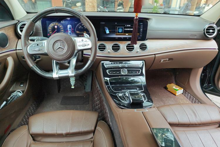 Used Mercedes-Benz E-Class 2016 E 200 L Center Console