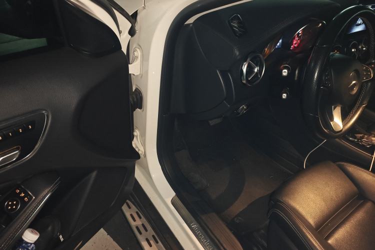 Used Mercedes-Benz GLA 2018 GLA 220 4MATIC Sport Edition Driver Seat