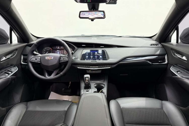 Used Cadillac XT4 2018 28T Two-Wheel Drive Tech Version