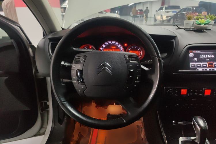 Used Citroen C5 2014 2.0L Automatic Luxury Edition Steering Wheel