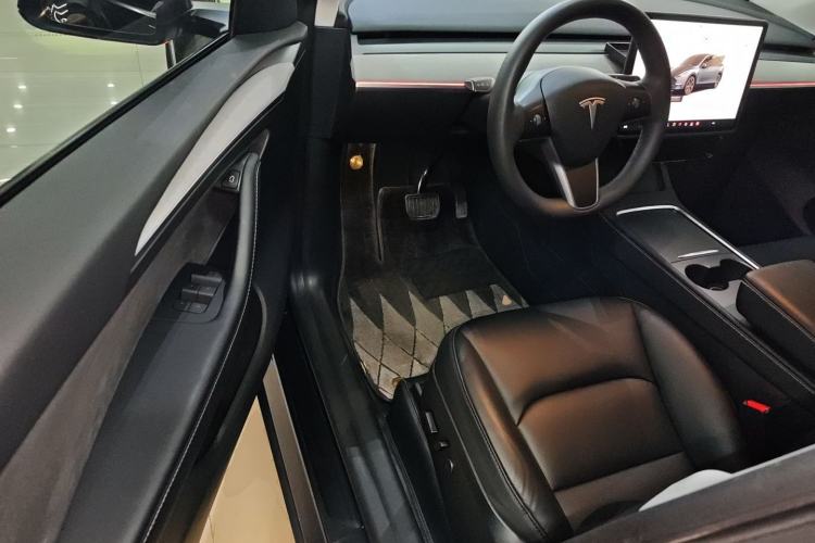 Used Tesla Model Y 2024 Long-Range All-Wheel-Drive Version