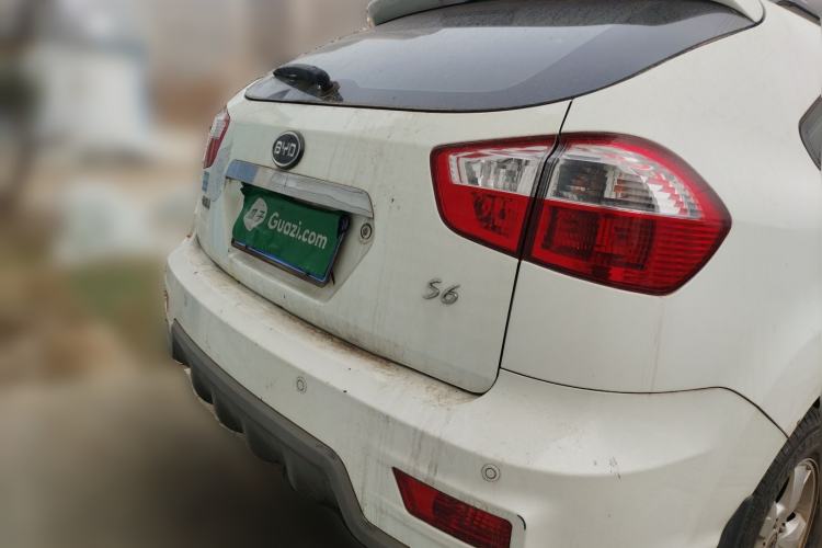 Used BYD S6 2012 2.0L Manual Luxury Version