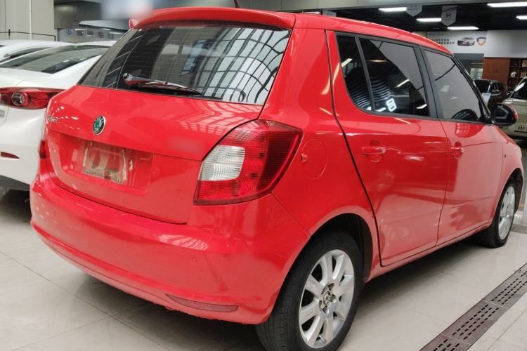 Used Skoda Fabia 2012 1.4L Automatic Crystal Edition Rear Right 45 Deg
