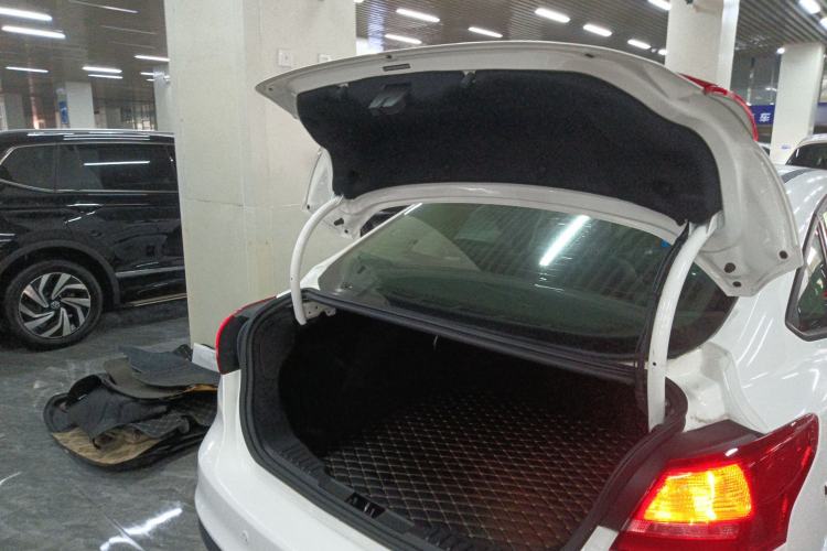 Used Ford Focus 2018 Sedan Classic 1.6L Automatic Trendy SmartDrive Edition Trunk