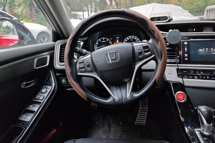 Used Honda Spirior 2015 2.0L Prestige Edition
