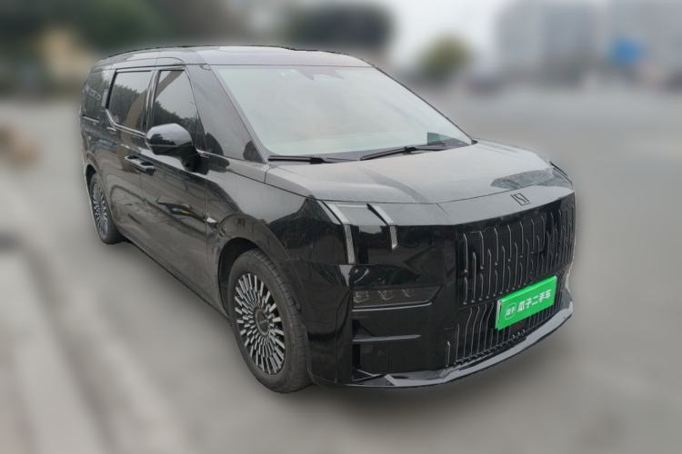 Used Zeekr 009 2022 ME Edition Front Right 45 Deg