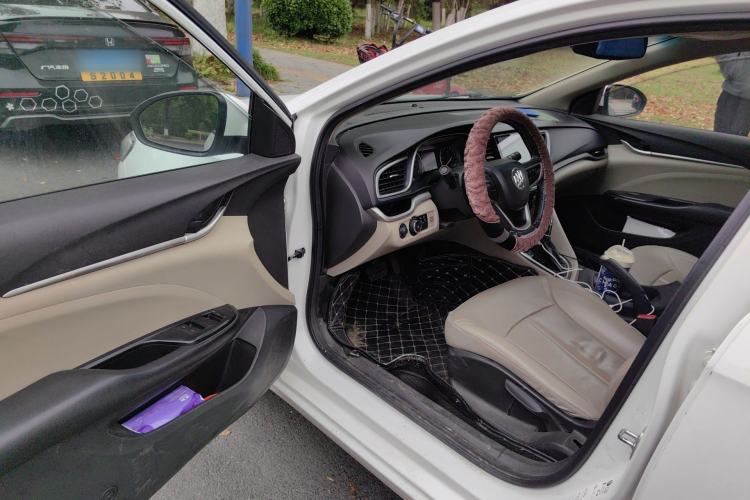 Used Buick GT 2018 15T Dual-Clutch Elite Model China V Standard Driver Seat