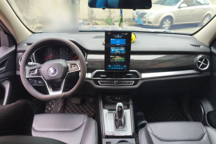 Used BYD Song Pro 2021 1.5T Automatic Elite Edition Center Console