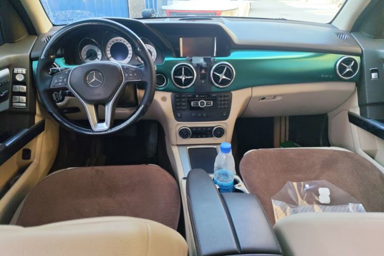 Used Mercedes-Benz GLK-Class 2013 GLK 300 4MATIC Dynamic Sunroof Model Center Console