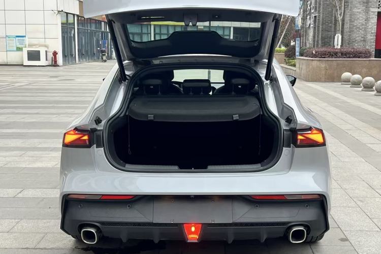 Used CHANGAN UNI-V 2022 1.5T Prestige Version
