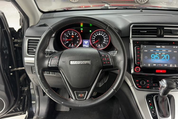 Used Haval H6 2015 Sport Edition 1.5T Automatic Two-Wheel Drive Luxury Model
