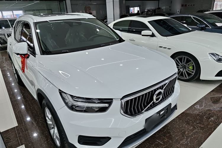 Used Volvo XC40 2020 T3 Smart & Stylish Edition Front Right 45 Deg