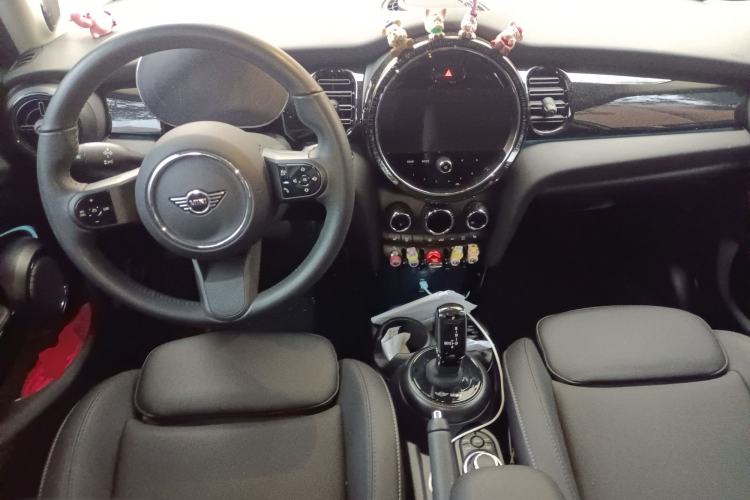 Used MINI MINI 2023 1.5T COOPER Artist Five-Door Edition