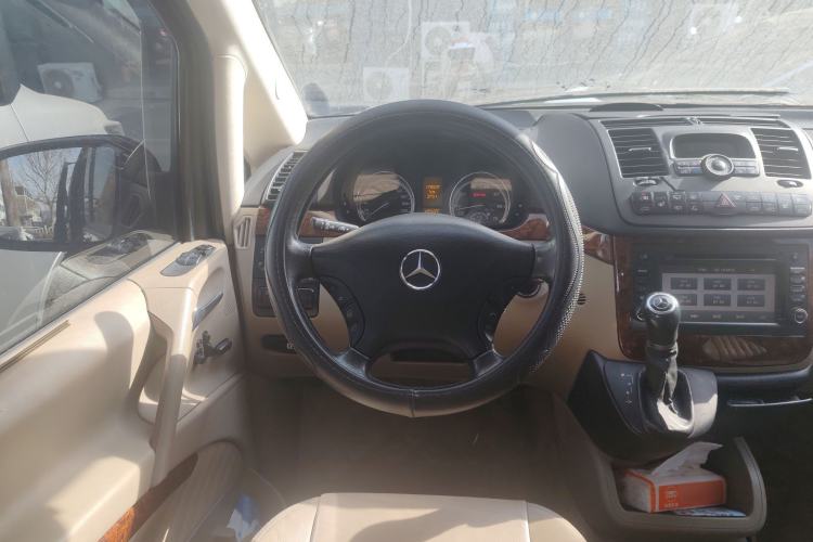 Used Mercedes-Benz Viano 2011 2.5L Navigator Edition
