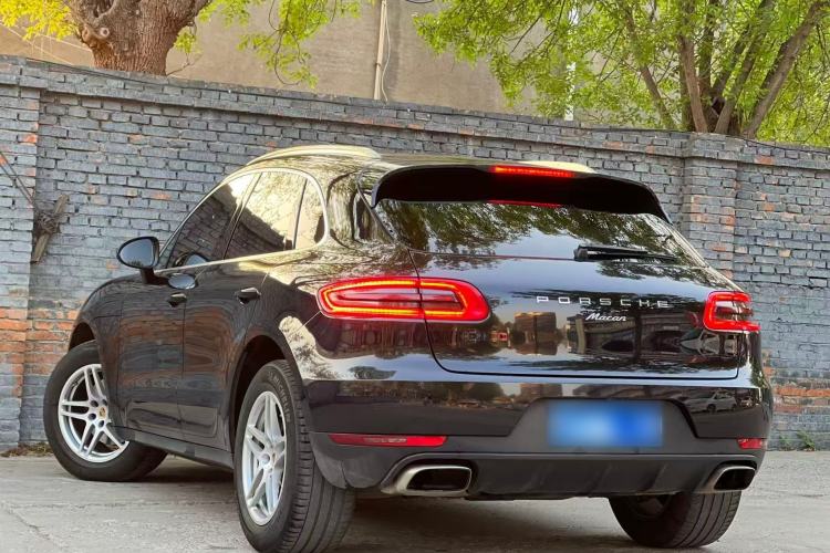 Used Porsche Macan 2017 Macan 2.0T Exterior 4