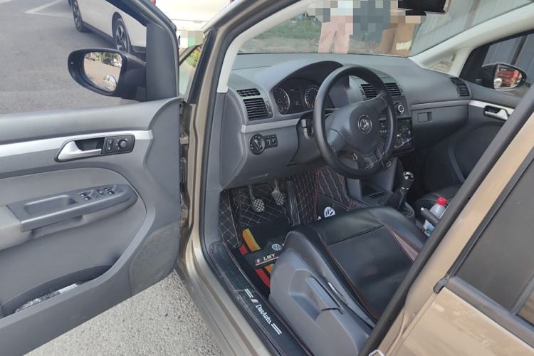 Used Volkswagen Touran 2015 1.4T Manual Fashion Edition 5-Seater