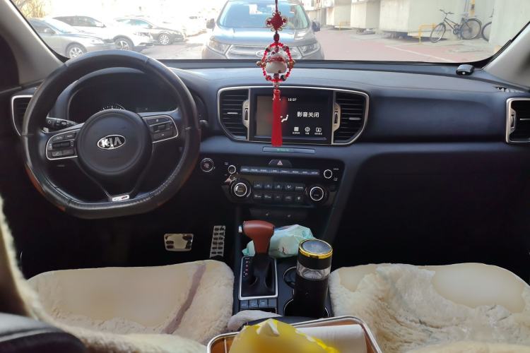 Used Kia KX5 2016 1.6T Automatic Two-Wheel Drive DLX Center Console