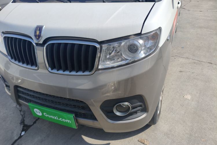 Used Jinbei New Hiace X30L 2023 1.5L Wealth Edition Van 2/5 Seats Non-Air-Conditioned Version SWC15M