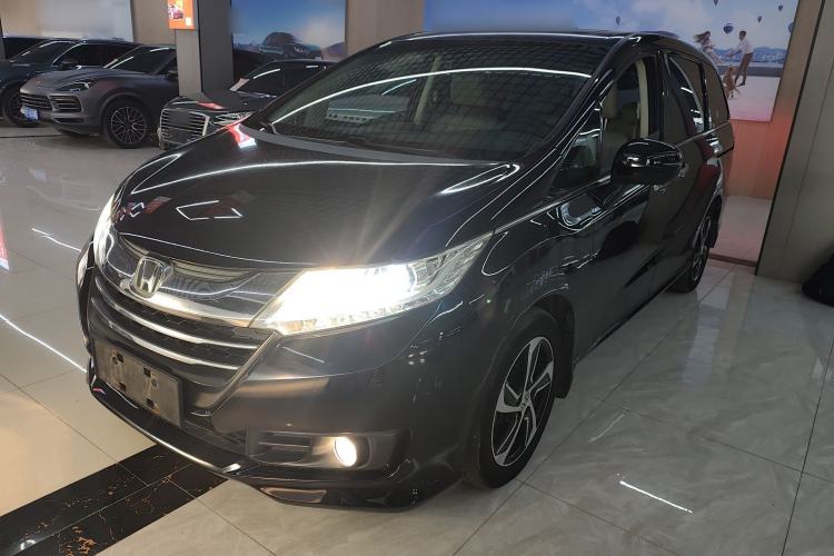 Used Honda Odyssey 2015 Revised 2.4L Luxury Edition
