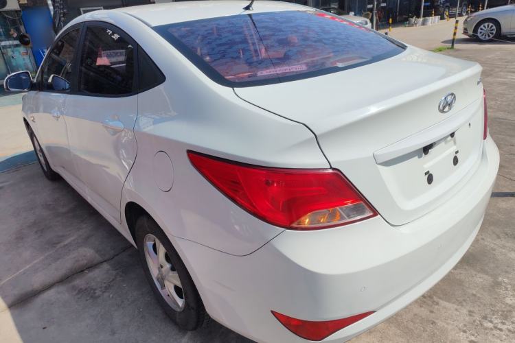 Used Hyundai Verna (older generation) 2016 1.4L Manual Smart GLS Trim
