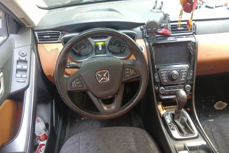 Used JMC Yusheng S330 2016 1.5L GTDi Automatic Two-Wheel Drive Prestige Edition Steering Wheel