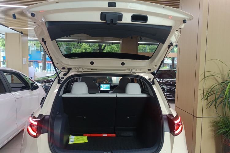 Used Geely Galaxy Geome 2025 310km Youth Edition Trunk