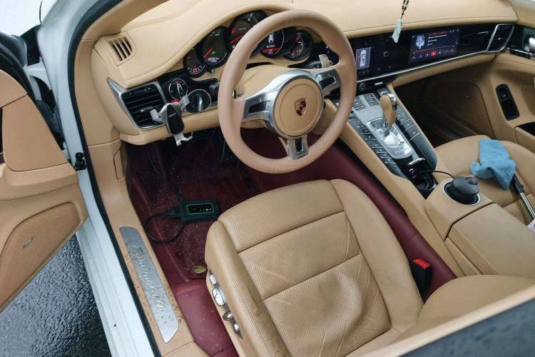 Used Porsche Panamera 2014 Panamera 4 3.0T Center Console