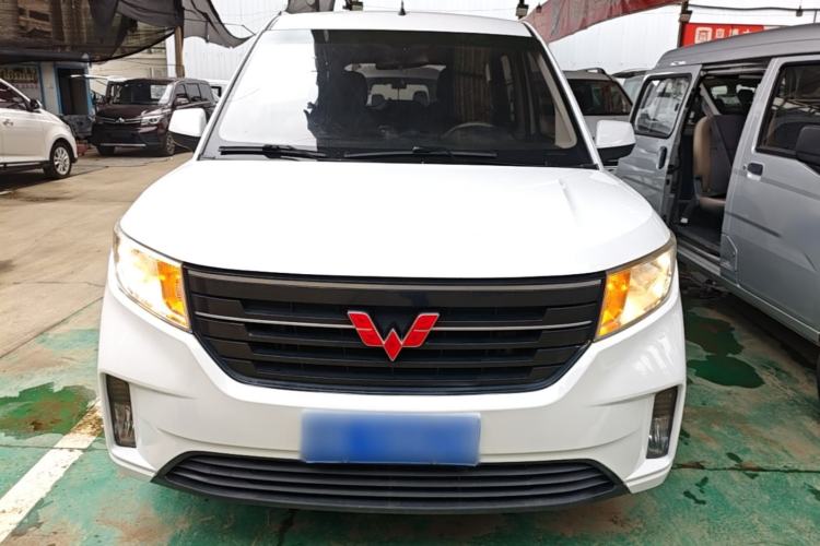 Used Wuling Hongguang PLUS 2019 1.5T Manual Comfort Version 7 Seats Front