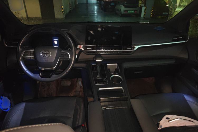 Used Toyota SIENNA 2021 2.5L Hybrid Premium Edition