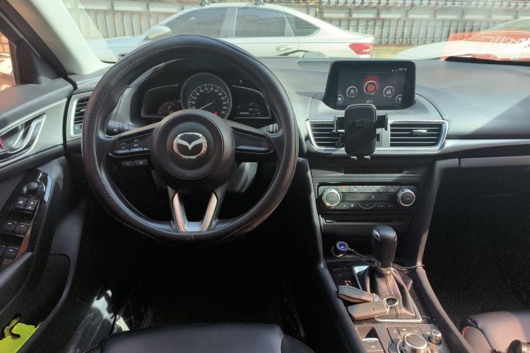 Used Mazda 3 Axela 2017 Sedan 1.5L Automatic Luxury Model Emission Standard China V Steering Wheel