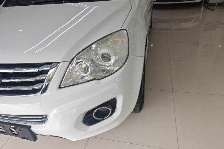 Used Haval H6 2016 Upgraded Model 1.5T Automatic Two-Wheel Drive Elite Version Left Front Headlight