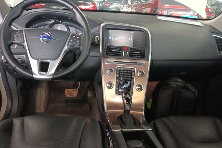 Used Volvo XC60 2017 T5 Smart Upgrade Edition