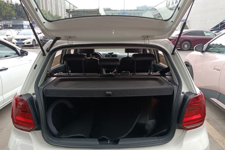 Used Volkswagen Polo 2014 1.6L Automatic Comfort Edition Trunk