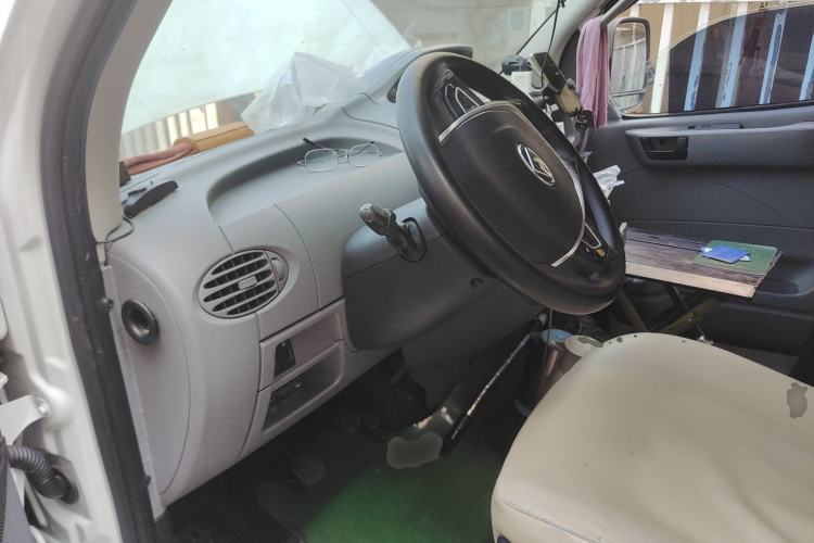 Used SAIC MAXUS Xintu V80 2021 2.0T PLUS Manual All-Around King Short Wheelbase Mid-Roof Variant—5/6/7/8/9-Seater
