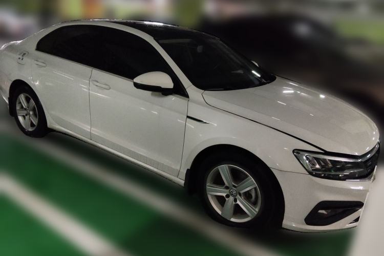 Used Volkswagen Lamando 2021 230TSI DSG Fashion Edition Front Right 45 Deg