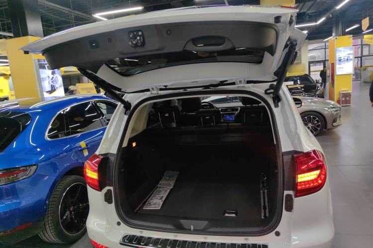 Used Haval H8 2017 2.0T Gasoline Four-Wheel Drive Luxury Model