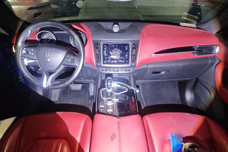 Used Maserati Levante 2018 3.0T Standard Edition Center Console