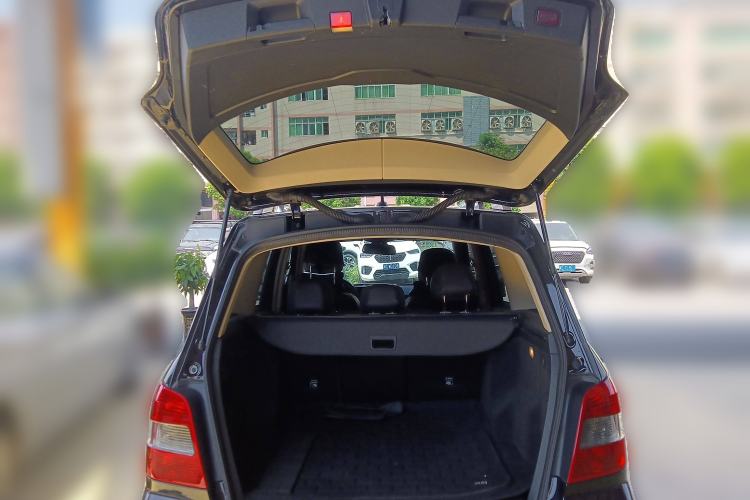 Used Mercedes-Benz GLK-Class 2011 GLK 300 4MATIC Fashion Model Trunk