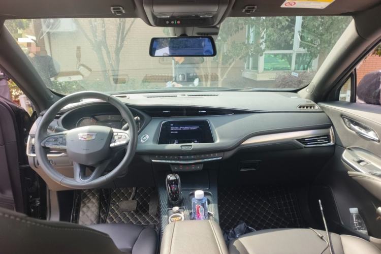 Used Cadillac XT4 2022 28T Two-Wheel-Drive Luxury Version
