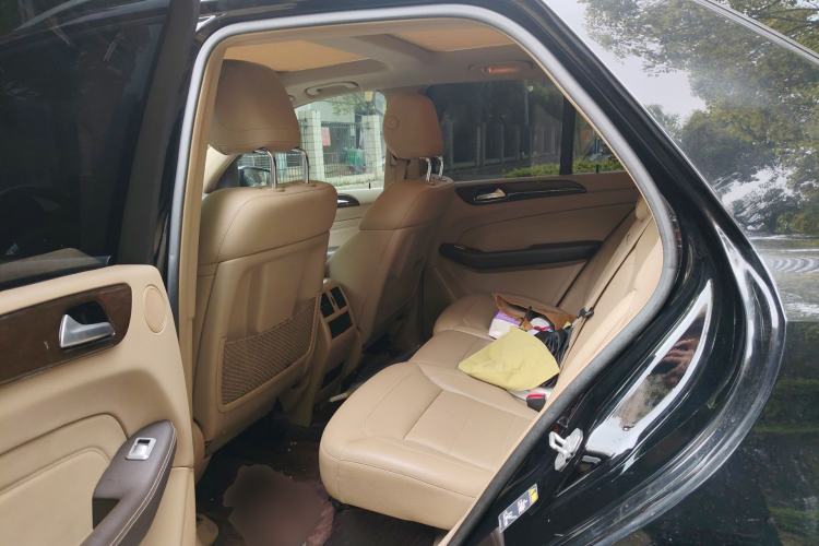 Used Mercedes-Benz M-Class 2012 ML 350 Luxury Edition Left Rear Seat