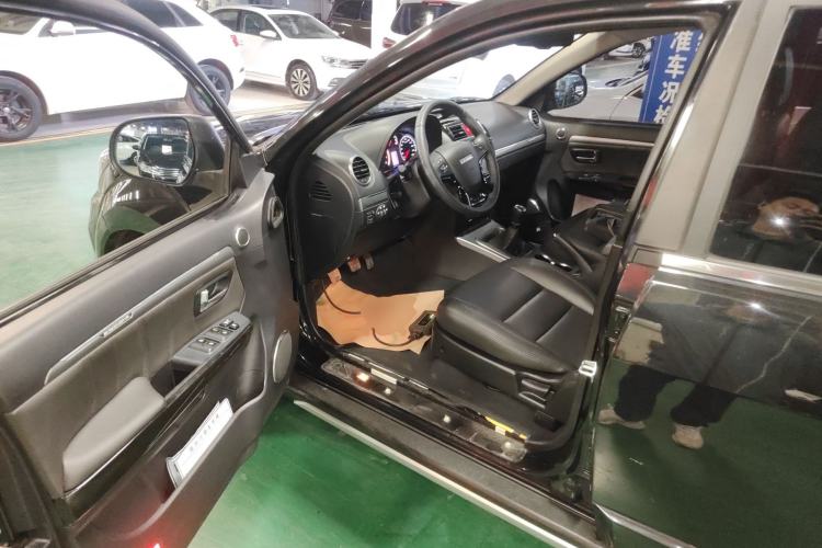 Used Haval H5 Classic 2016 Classic Edition 2.0T Manual Two-Wheel Drive Elite Model
