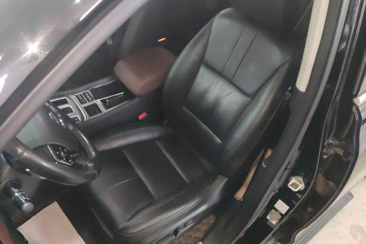 Used GAC Trumpchi GS8 2017 320T Two-Wheel Drive Luxury Smart Connectivity Version (7 Seats) Left Front Seat