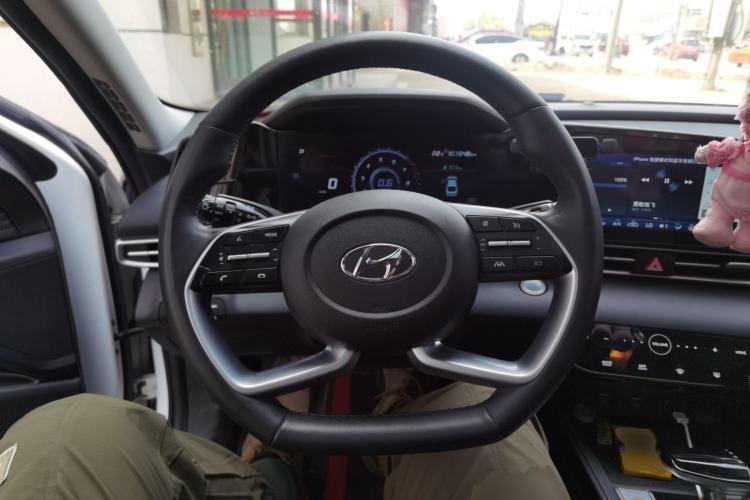 Used Hyundai Elantra 2022 1.5L CVT LUX Prestige Edition