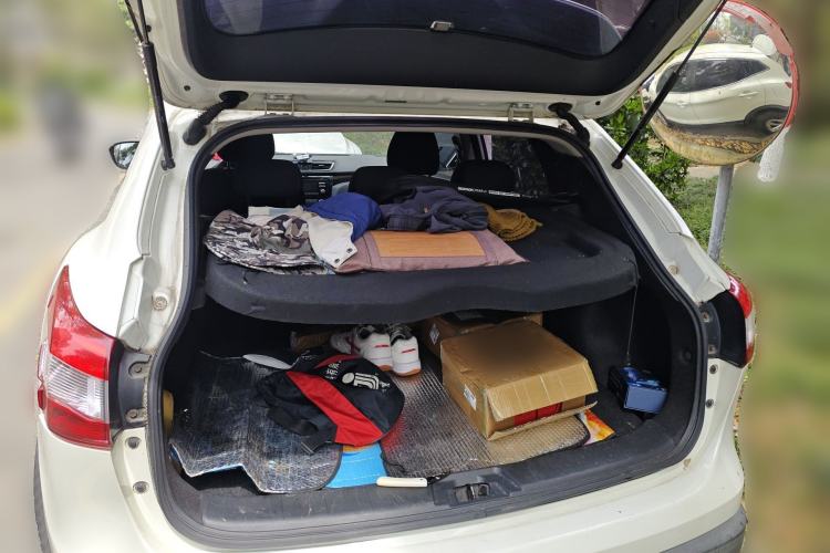 Used Nissan Qashqai 2016 2.0L CVT Elite Edition Trunk