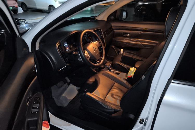 Used Mitsubishi Outlander 2016 2.4L 4x4 Elite Edition 5 Seats