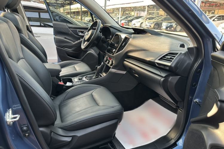 Used Subaru Forester 2021 2.0i Luxury Edition Interior 10