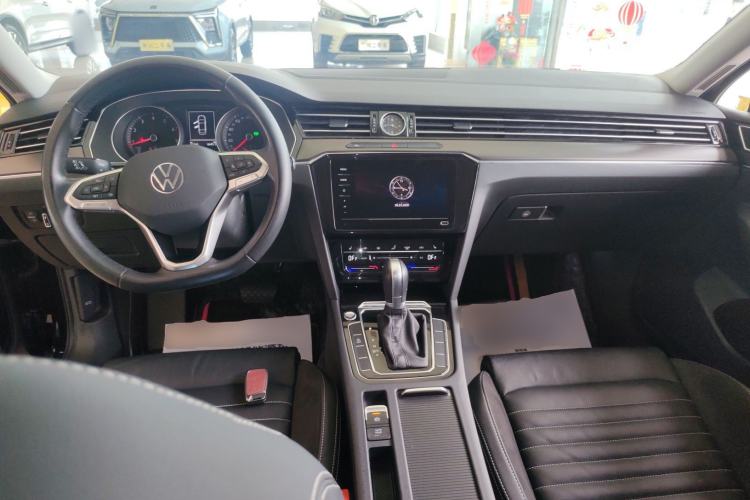 Used Volkswagen Magotan 2020 330TSI DSG Leading Model Center Console