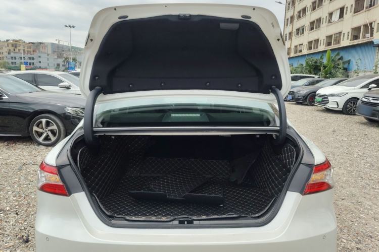 Used Toyota Camry 2019 Revised Version 2.0G Luxury Edition Trunk