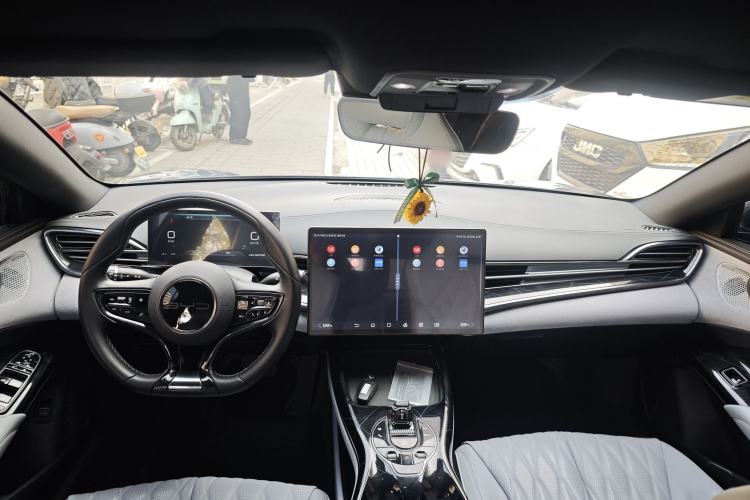 Used BYD Seal 2022 550 km Standard Range Rear-Wheel Drive Prestige Version
